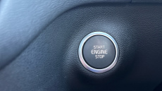 Volvo XC40 2.0 B4P Ultra Dark 5dr Auto Petrol Estate